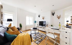 Prime Location One-Bed By Bond Street